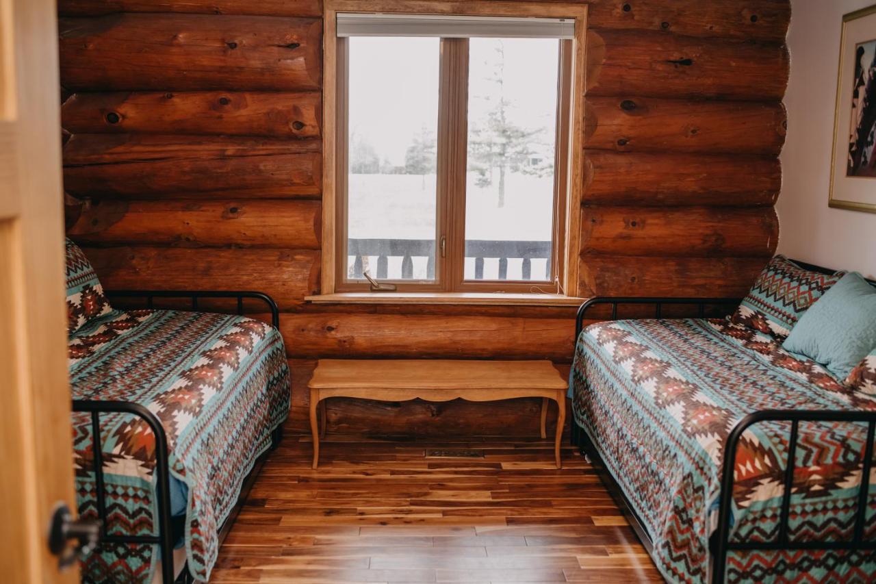 The Lodge At Lakeshore Belle River Eksteriør bilde